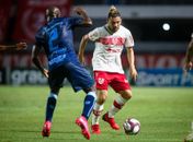 CRB vence o Londrina, cola no G4 e segue na briga pelo acesso