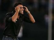 Valentim se irrita com pergunta sobre time reserva do adversário: 'Ganhamos do Grêmio'