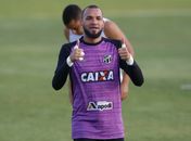 Presidente do Ceará recusa proposta do Santos por Everson: "sem pagar a multa, nem o Real Madrid leva"