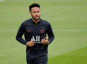 PSG recusa oferta de R$ 450 milhões e três jogadores por Neymar