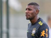 Barça e Betis estão de olho no lateral Emerson, diz imprensa espanhola