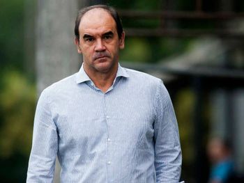 Santos ainda não recebeu a multa pela saída de Ricardo Gomes (Ivan Storti/SFC)