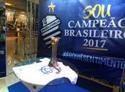 CSA expõe taça de campeão brasileiro para torcida