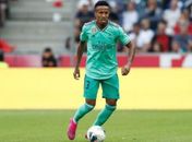 Jornal espanhol detona atuação de Éder Militão na lateral-direita