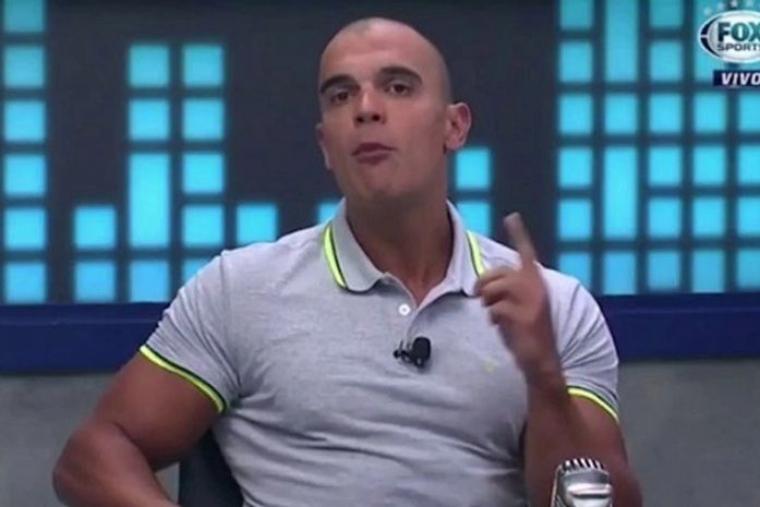 Ex-jogador chama comentarista do Fox Sports para briga: "Babaca"