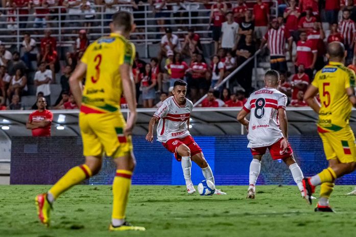 Série B: Em jogo com final eletrizante, CRB sofre gol no último lance e empata com o Brusque