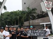 Corinthians passa dos R$ 475 milhões de dívida e recorre a empréstimos bancários