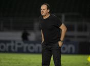 Rogério Ceni lamenta chances perdidas pelo Flamengo e justifica demora para fazer substituições