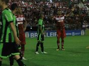 Chico marca dois, Zé Carlos se envolve em confusão e CRB bate o América-MG