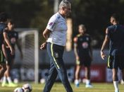 Tite admite desempenho ruim da seleção: 'Abaixo do padrão técnico'