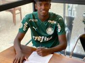 Cria da Academia supera tuberculose e assina contrato profissional