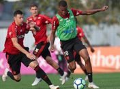 Flamengo repete com Lincoln e Jean Lucas cuidado na transição de Vinicius Junior