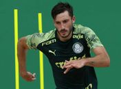 Matías Viña volta a ser sondado por clube italiano; Palmeiras ainda não recebeu oferta pelo atleta