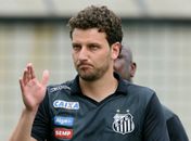 Elano comandou o Peixe na vitória sobre o Galo (Foto: Guilherme Dionízio/Estadão Conteúdo)