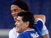 Ronaldinho e Maradona são amigos