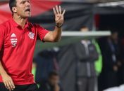 Trio de ferro do futebol do Fla blinda Zé Ricardo, que volta a sofrer pressão de torcida e no clube
