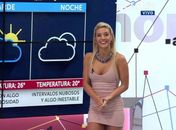 Jornalista 'mais sexy do mundo' estreia como ring girl e rouba a cena.