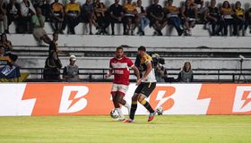 CRB perde para o Criciúma, amplia crise e segue no Z4 da Série B

