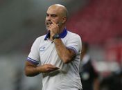 Cristian de Souza deixa o Paraná após 16 jogos e cinco vitórias (Foto: Aldo Carneiro / Pernambuco Press)