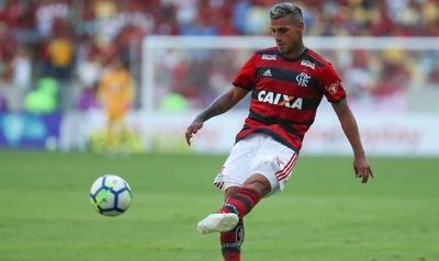 Trauco em ação pelo Flamengo