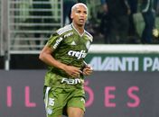 STJD suspende Deyverson por duas partidas
