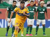 Autor do gol da eliminação do Palmeiras, Gignac provoca: 'Vai Corinthians!'