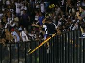 Vasco leva multa, mas não perde mando de campo por confusão contra o Corinthians