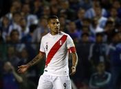 Defesa de Guerrero, do Fla e da seleção peruana, acredita que chá estava contaminado