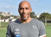 Após deixar prisão, filho de Pelé é contratado pelo Santos