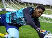 Hugo exalta base do Flamengo e se emociona por brilhar em primeiro jogo após perder o pai