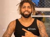 De cabelo novo na quarentena! Mais uma mudança no visual de Gabigol