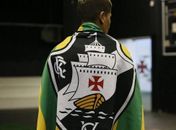Lutadora do UFC superou vício em crack cresce no Twitter e conquista torcida do Vasco