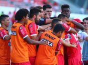 Jogadores do CRB comemoram