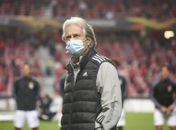 Jorge Jesus é criticado na web após questionamento de repórter: 'Resposta machista'