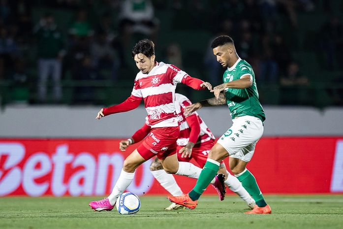 De virada, CRB perde para o lanterna Guarani e volta ao Z4 da Série B

