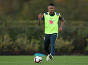 Tite escala Seleção com voltas de Renato Augusto e Gabriel Jesus
