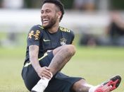 Tite exalta time sem Neymar, mas vê astro como 'indispensável'