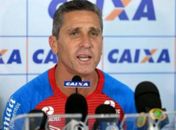 Ex-seleção e com passagem pelo Flamengo deixa o SBT e volta a ser técnico
