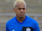 Ex-jogador do Flamengo e da seleção brasileira é internado com suspeita de AVC