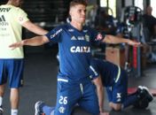 'Quem não faz toma': Cuéllar lamenta chances perdidas no clássico