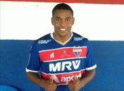 Alan Mineiro é apresentado e promete dedicação, gols e assistências