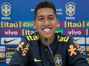 Roberto Firmino afirmou que preferia esquecer as declarações do rival (Foto: Pedro Martins/MoWA Press)