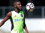 Corinthians procura botafoguense, mas esbarra em valores