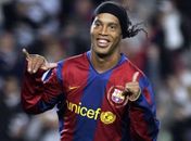 Ronaldinho Gaúcho relembra passagem pelo Barcelona e diz que saída foi decisão sua
