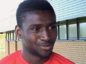 Alhaji Sesay, de 22 anos, já jogou no Bristol City e na selação de Serra Leoa 

