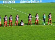 Jogadora se recusa a homenagear Maradona, senta no gramado e recebe ameaças de morte