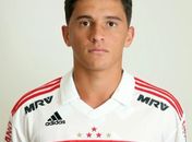 'Luganinho' assina oficialmente com o São Paulo por três anos