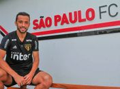 Nenê se nega a falar sobre o São Paulo em jogo festivo de Falcão