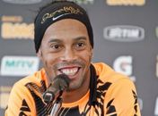 Ronaldinho Gaúcho testa positivo para Covid-19
