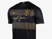 Corinthians lança camisa em homenagem a Ayrton Senna